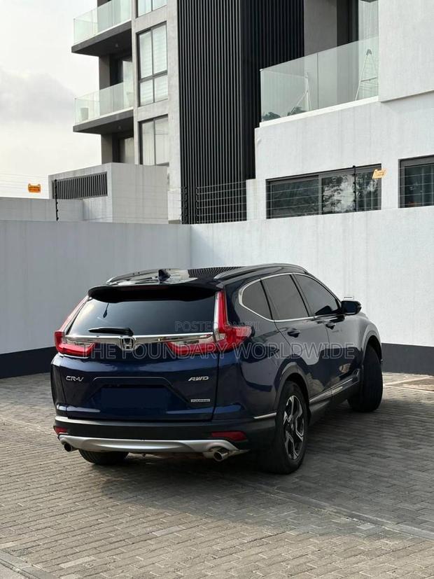 Honda CR-V Touring AWD 2019 Blue