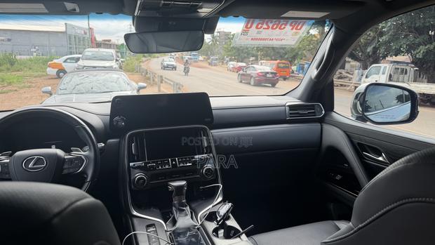 Lexus LX 600 2024 Gray