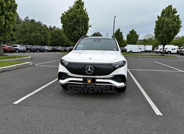 Mercedes-Benz EQB 300 4MATIC 2024 White