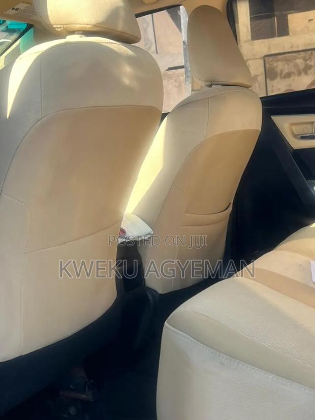 Toyota Corolla LE (1.8L 4cyl 2A) 2018 Green