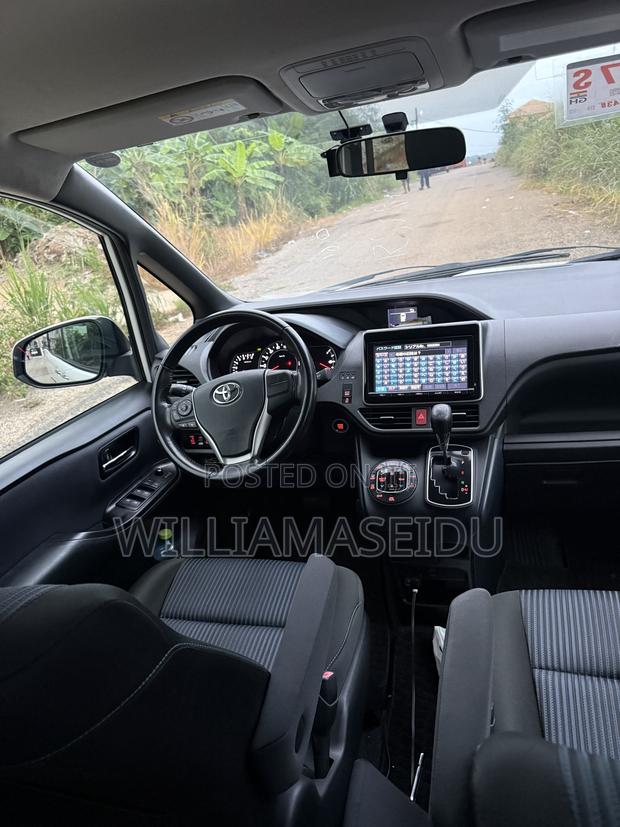 Toyota Voxy 2015 White