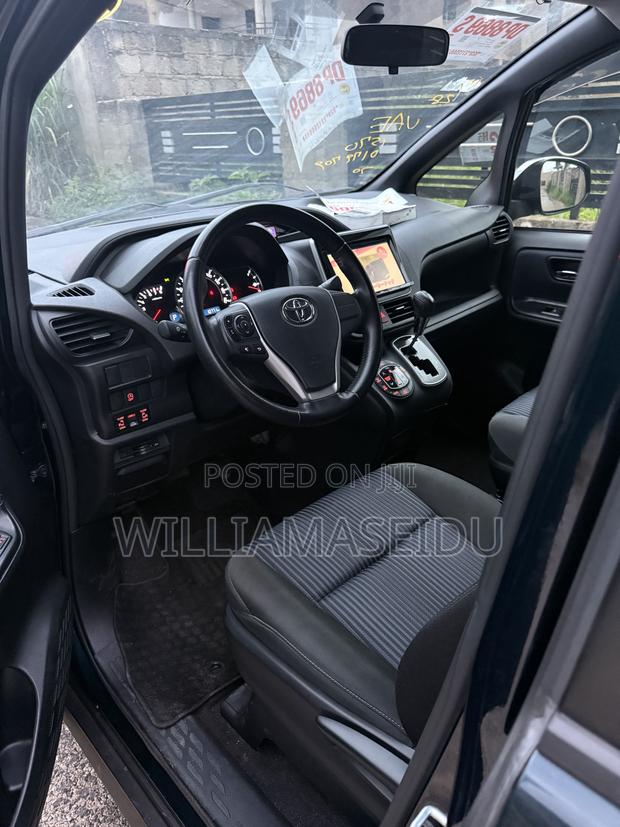Toyota Voxy 2015 Teal