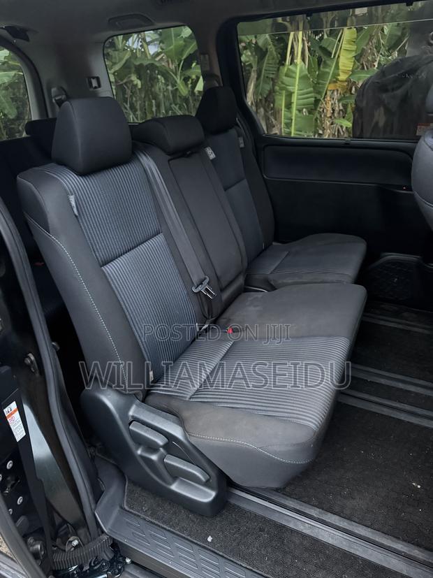 Toyota Voxy 2015 Teal