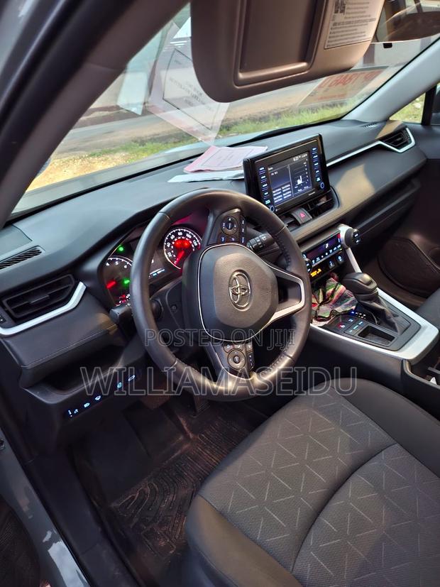 Toyota RAV4 XLE Premium AWD 2023 Gray