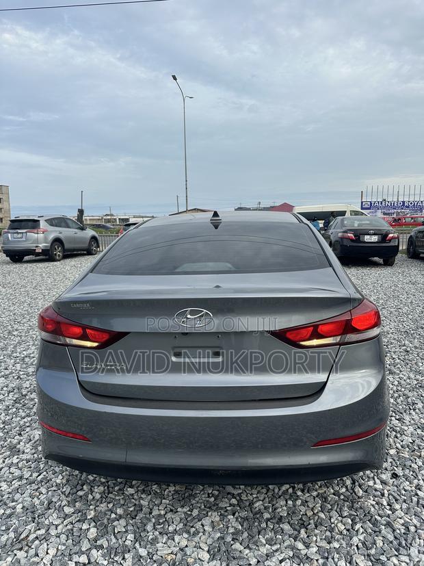 Hyundai Elantra 2017 Gray