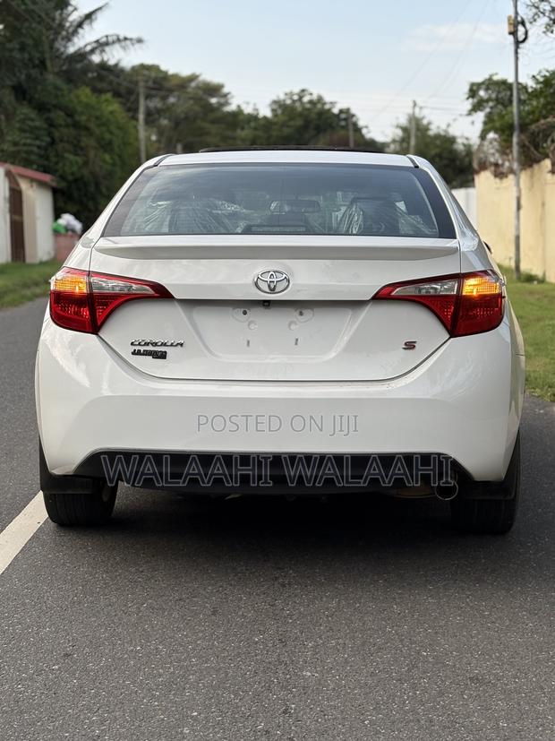 Toyota Corolla S 4dr Sedan (1.8L 4cyl CVT) 2015 White