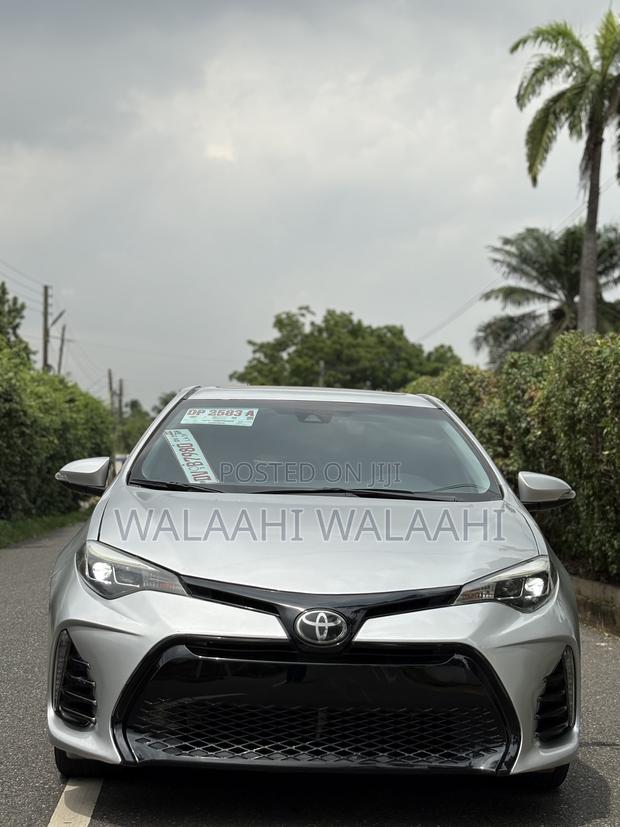 Toyota Corolla SE Special Edition 4dr Sedan (1.8L 4cyl CVT) 2017 Silver