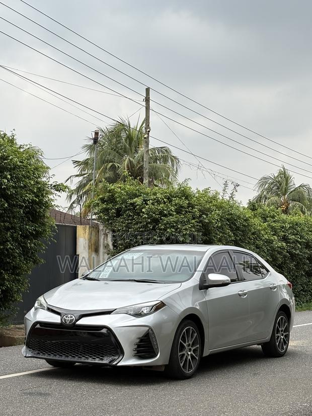 Toyota Corolla SE Special Edition 4dr Sedan (1.8L 4cyl CVT) 2017 Silver