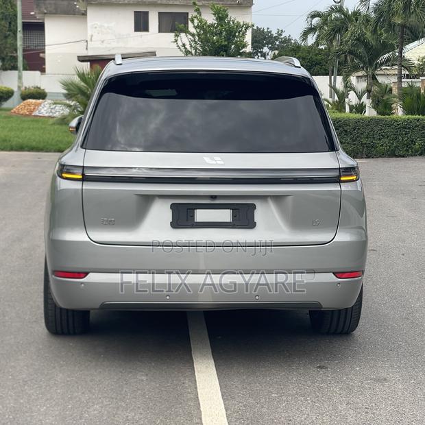 Li Auto L9 1.5 Hybrid AWD 2022 Silver