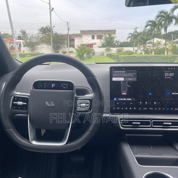 Li Auto L9 1.5 Hybrid AWD 2022 Silver