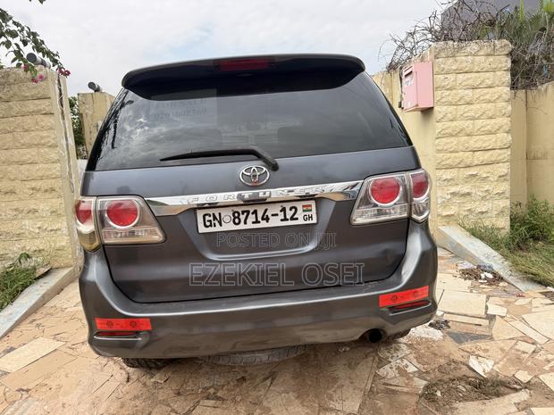 Toyota Fortuner 2.5 D AWD 2012 Silver