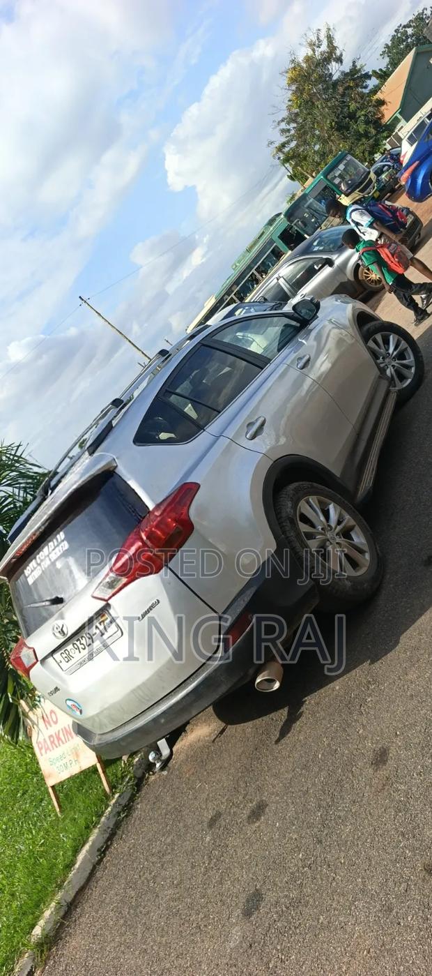 Toyota RAV4 Limited 4dr SUV (2.5L 4cyl 6A) 2015 Silver