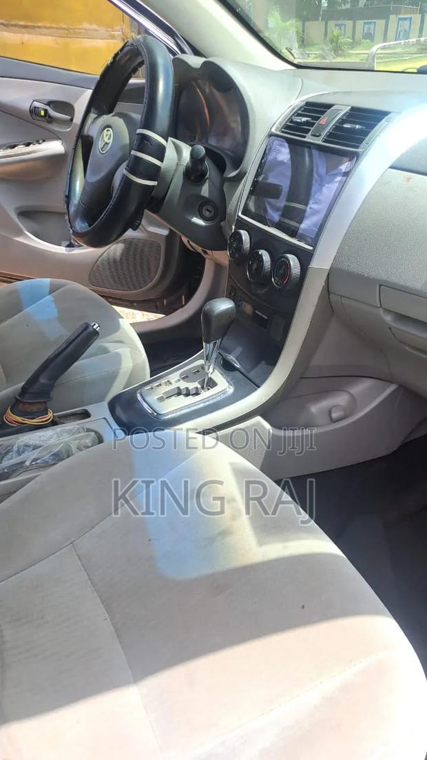 Toyota Corolla LE 4dr Sedan (1.8L 4cyl 4A) 2010 Gray