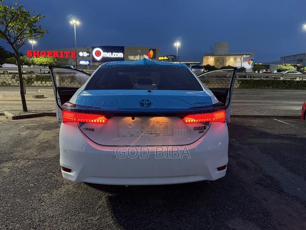 Toyota Corolla 2020 White