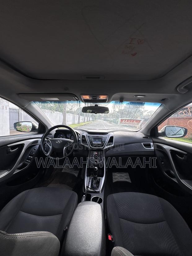 Hyundai Elantra Limited 4dr Sedan (1.8L 4cyl 6A) 2015 Silver