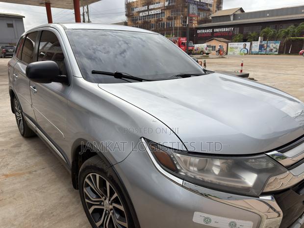 Mitsubishi Outlander SE AWC 2017 Silver
