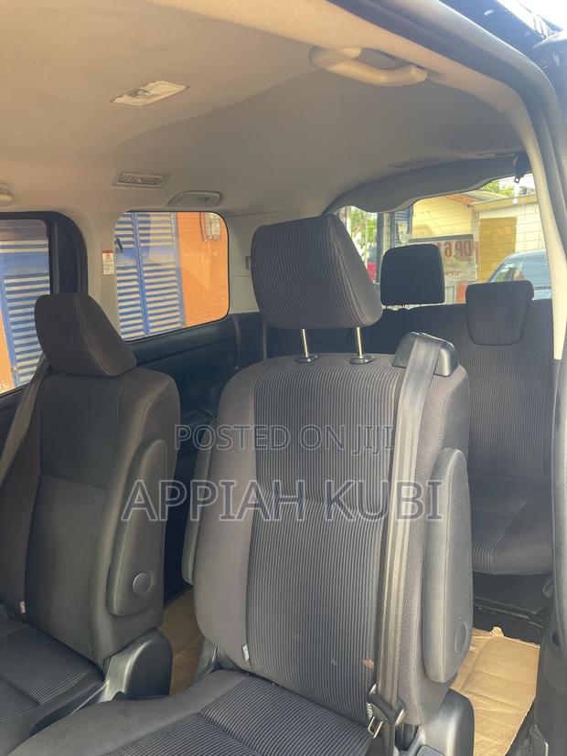 Toyota Voxy 2015 Purple