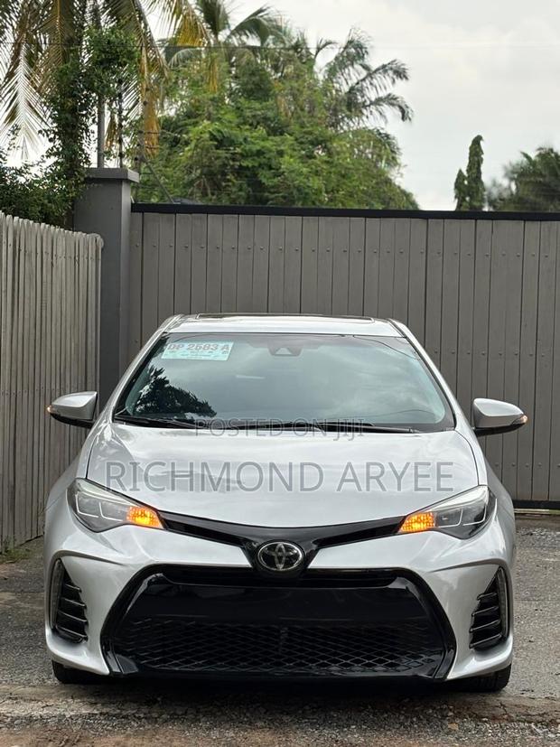 Toyota Corolla SE 4dr Sedan (1.8L 4cyl CVT) 2017 Silver