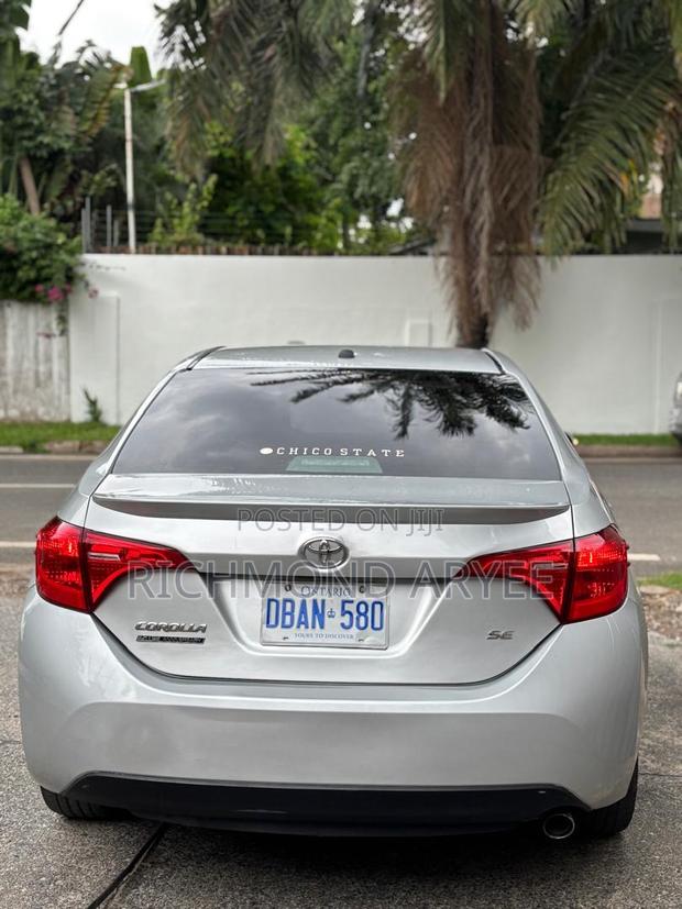 Toyota Corolla SE 4dr Sedan (1.8L 4cyl CVT) 2017 Silver