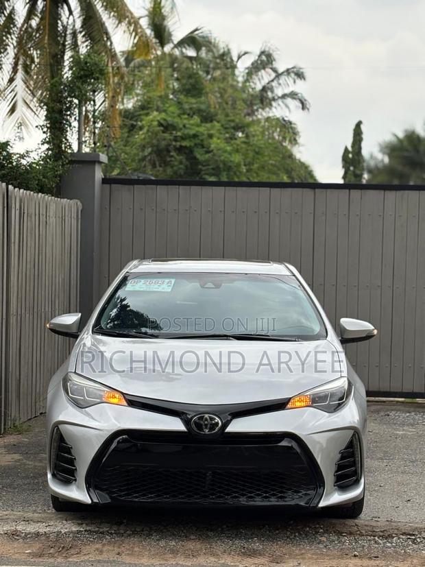 Toyota Corolla SE 4dr Sedan (1.8L 4cyl CVT) 2017 Silver