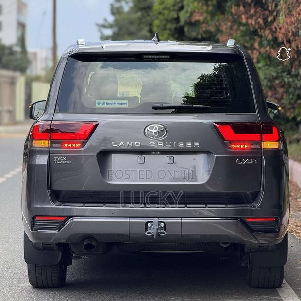 Toyota Land Cruiser 2024 Gray