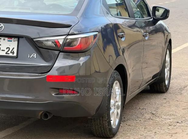 Toyota Yaris iA 1.5 FWD 2018 Gray