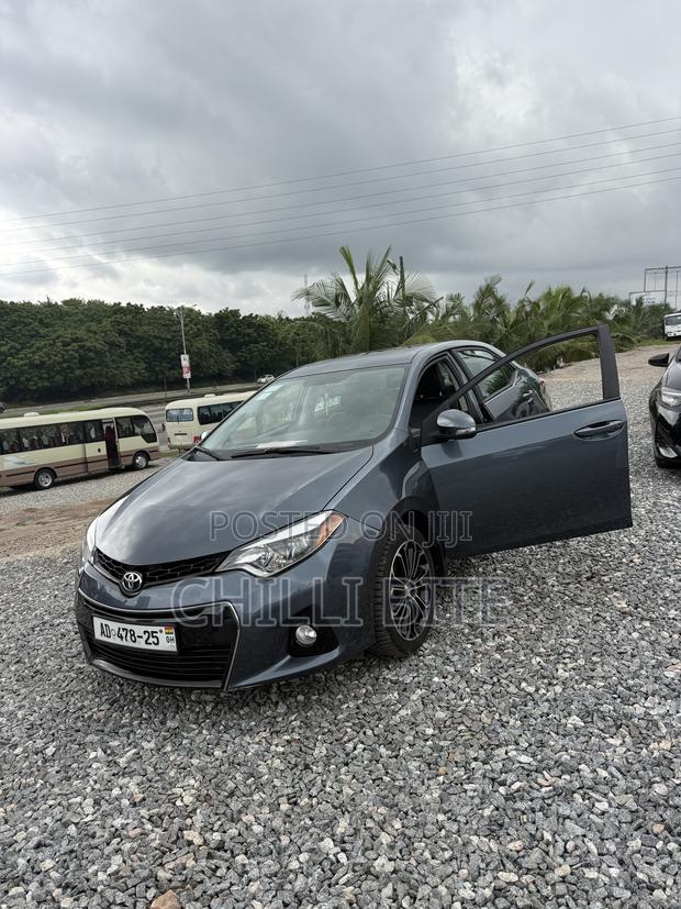 Toyota Corolla S 4dr Sedan (1.8L 4cyl CVT) 2016 Gray