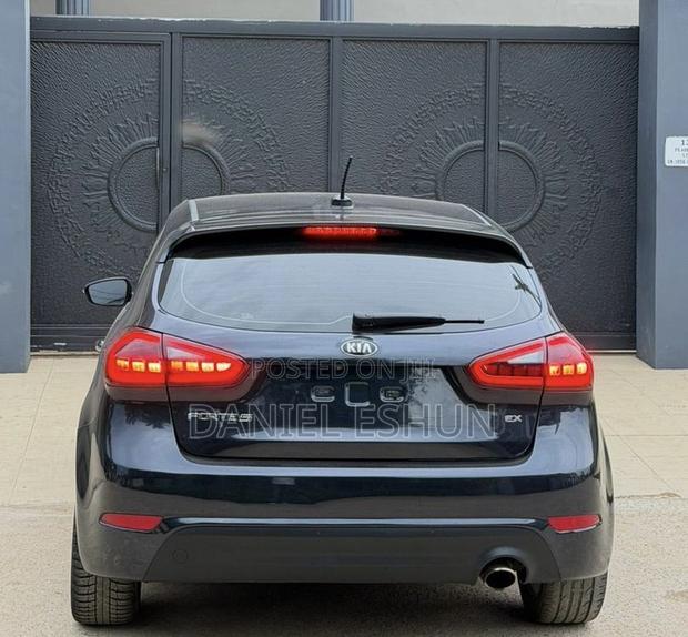Kia Forte EX Hatchback 2017 Black