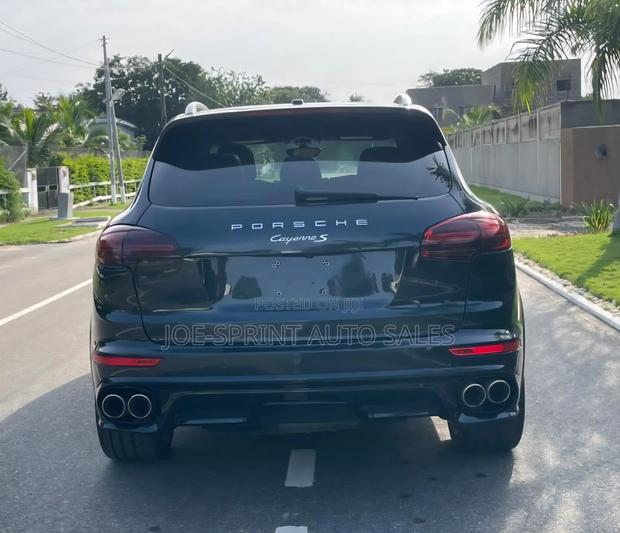 Porsche Cayenne S AWD 2018 Blue