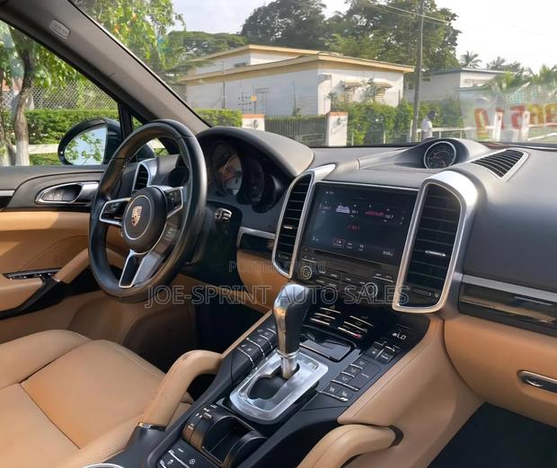 Porsche Cayenne S AWD 2018 Blue