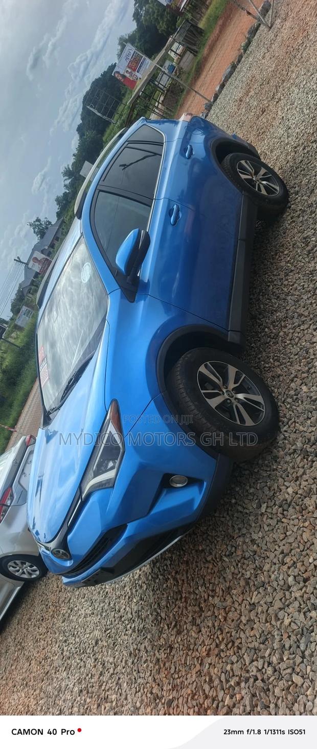 Toyota RAV4 XLE 4dr SUV AWD (2.5L 4cyl 6A) 2018 Blue