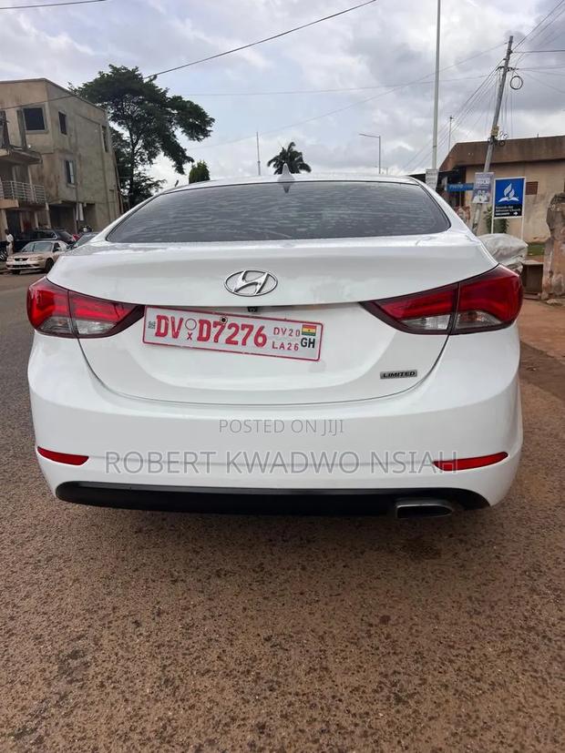 Hyundai Elantra Limited Sedan FWD (1.8L 4cyl 6A) 2016 White