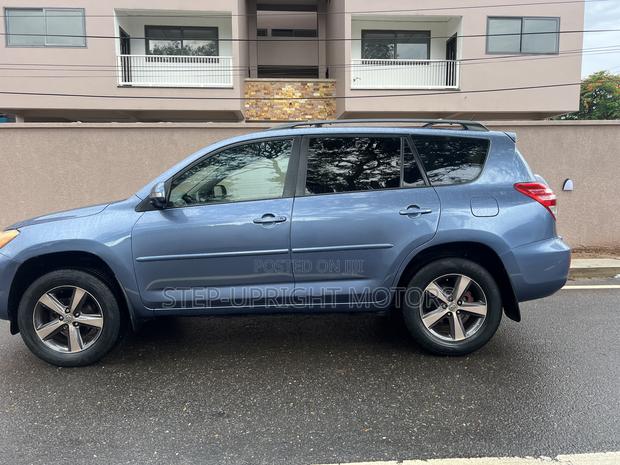 Toyota RAV4 2.5 Limited 2010 Blue