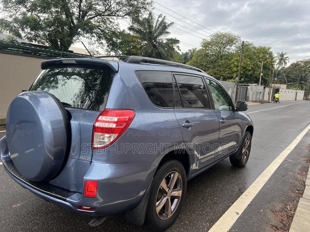Toyota RAV4 2.5 Limited 2010 Blue