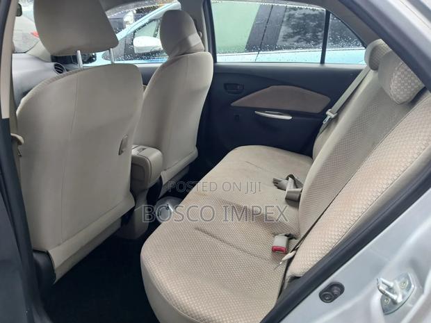 Toyota Belta 2012 Silver