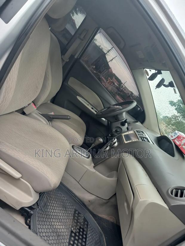 Toyota Belta 2010 Silver