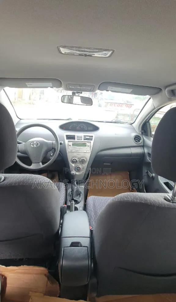 Toyota Yaris 2012 White