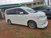 Toyota Voxy 2012 White for sale