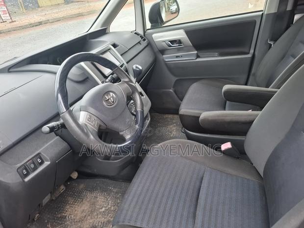 Toyota Voxy 2012 White
