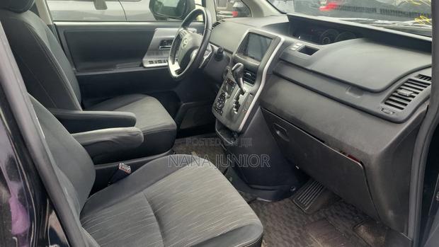 Toyota Voxy 2012 Black