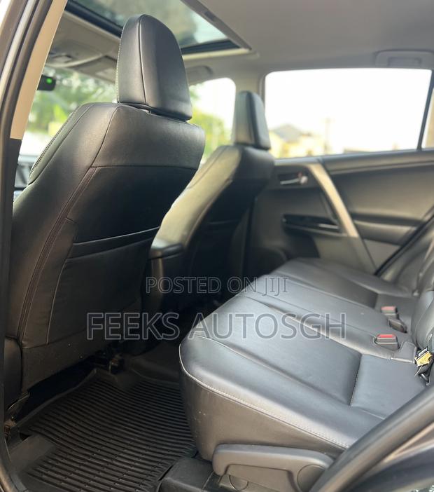 Toyota RAV4 Limited 4dr SUV AWD (2.5L 4cyl 6A) 2018 Gray