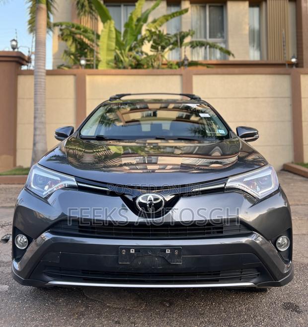 Toyota RAV4 Limited 4dr SUV AWD (2.5L 4cyl 6A) 2018 Gray