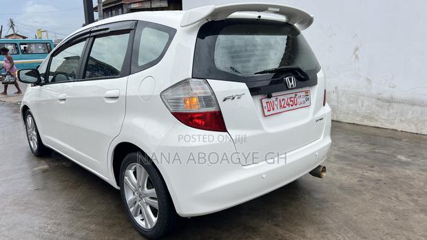 Honda Fit Automatic 2011 White