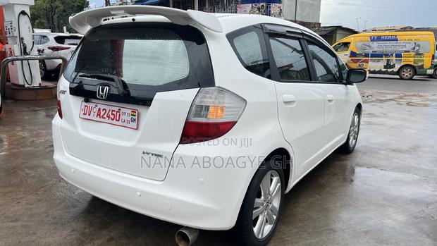 Honda Fit Automatic 2011 White
