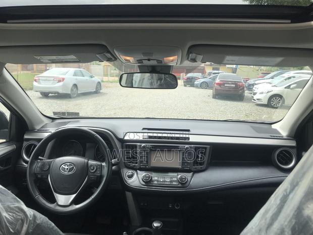 Toyota RAV4 XLE 4dr SUV AWD (2.5L 4cyl 6A) 2018 Black