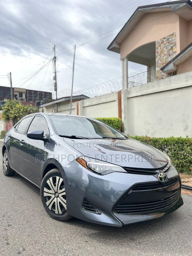 Toyota Corolla LE 4dr Sedan (1.8L 4cyl CVT) 2017 Gray