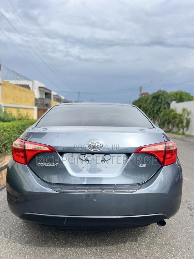 Toyota Corolla LE 4dr Sedan (1.8L 4cyl CVT) 2017 Gray