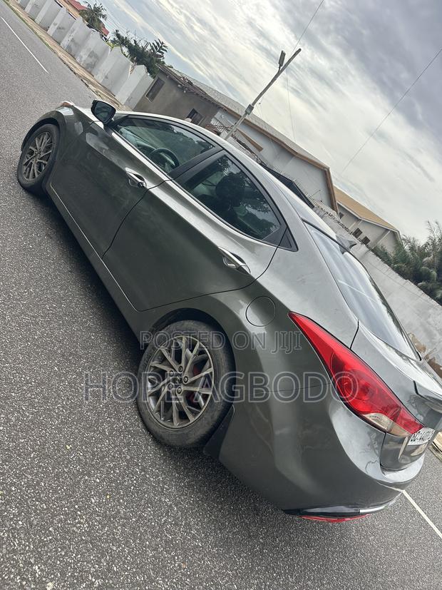 Hyundai Elantra Limited Sedan FWD (1.8L 4cyl 6A) 2013 Silver