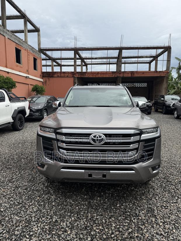 New Toyota Land Cruiser LC300 2025 Brown
