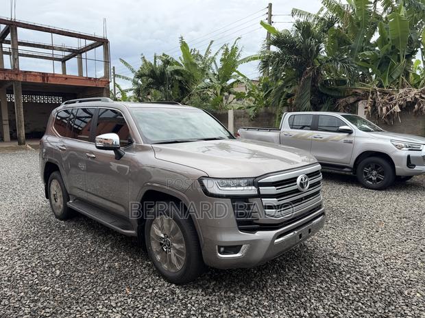 New Toyota Land Cruiser LC300 2025 Brown